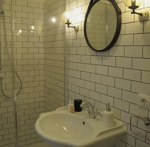 Interno4 4* Roma